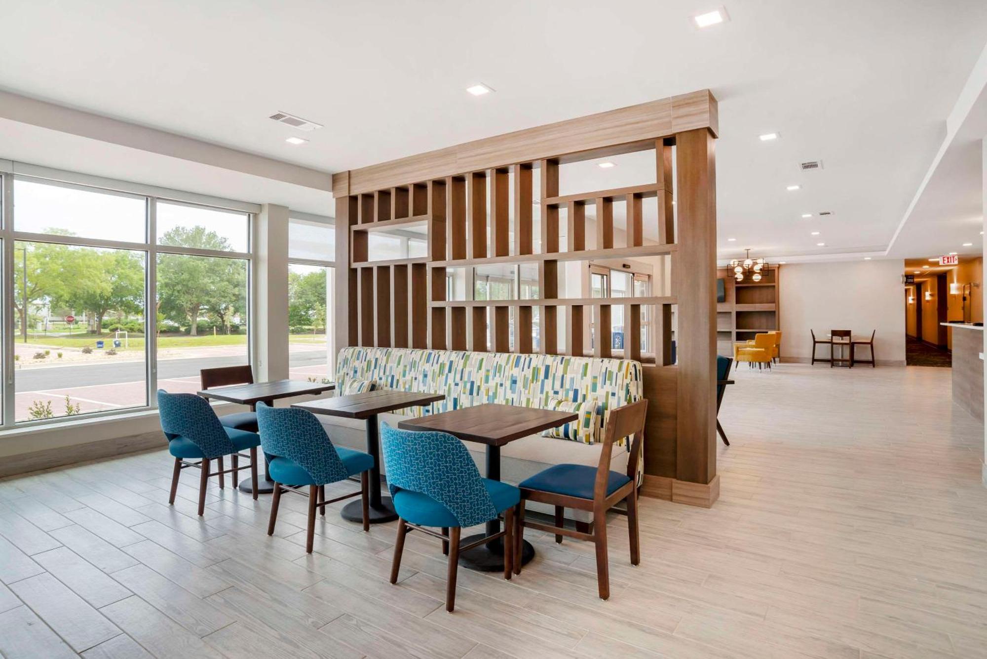 Comfort Inn & Suites Destin Near Henderson Beach ミラマー・ビーチ エクステリア 写真